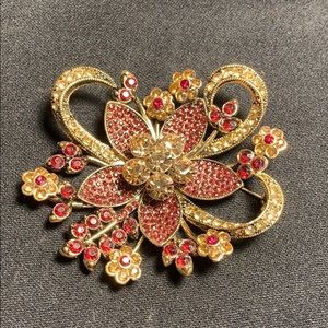 Avon brooch  35 anniversary 2006